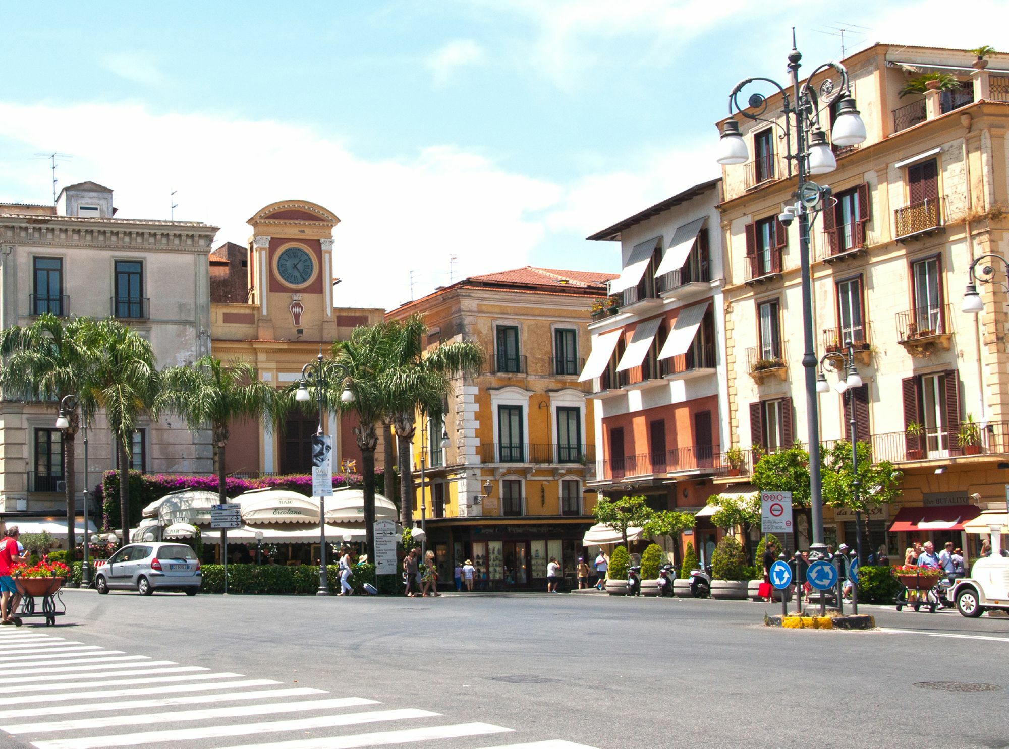 Отель La Casa Dell'Orologio - Main Square Сорренто Экстерьер фото